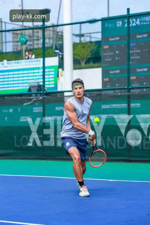 沙漠风暴与数字信号：一场顶级网球赛事的“抵达”技术评测